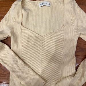 NWT Abrecombie & Fitch Soft A&F Collection Long Sleeve sweater Medium